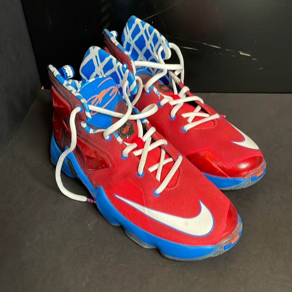 7Y Nike Lebron sneakers red and blue hardly worn